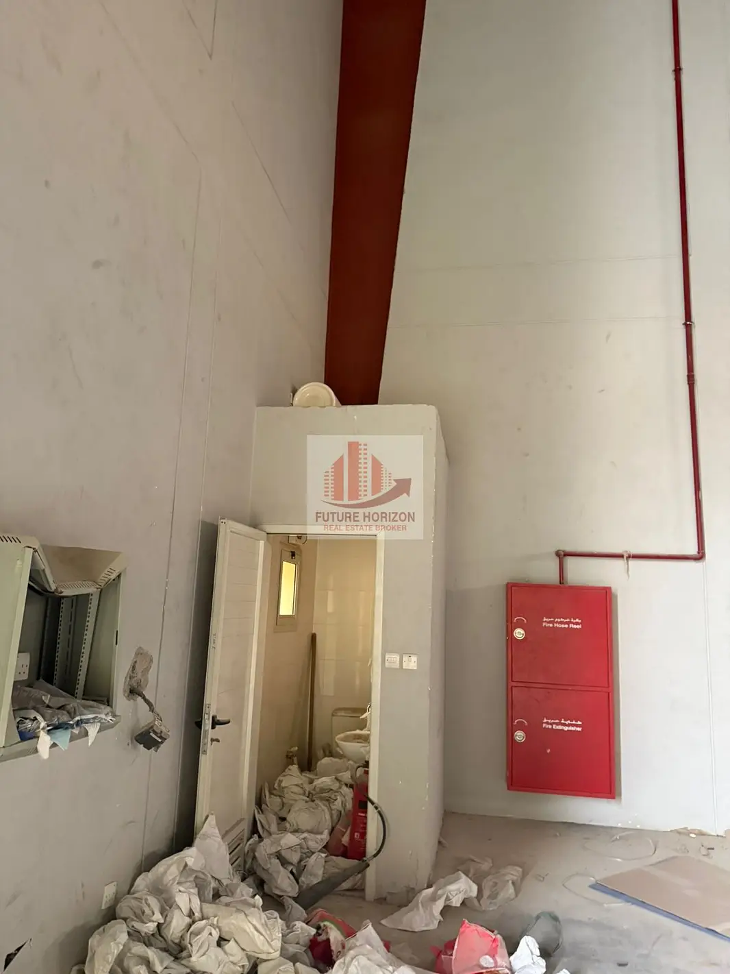 2000 Sq Ft Commercial Insulated Warehouse in Warsan