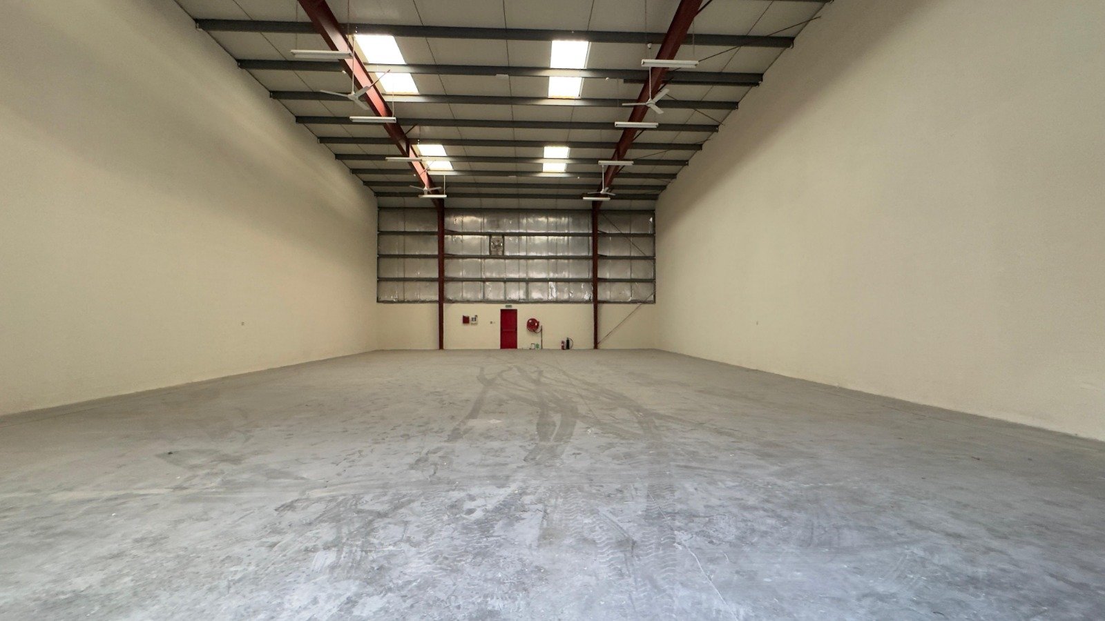 3,650 Sq. FT Warehouse for Rent in DIP