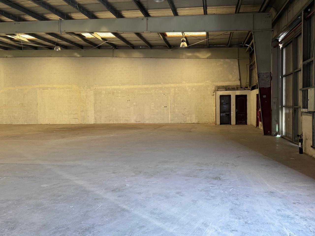 18,634 Sq FT Commercial Warehouse for rent in DIP 2