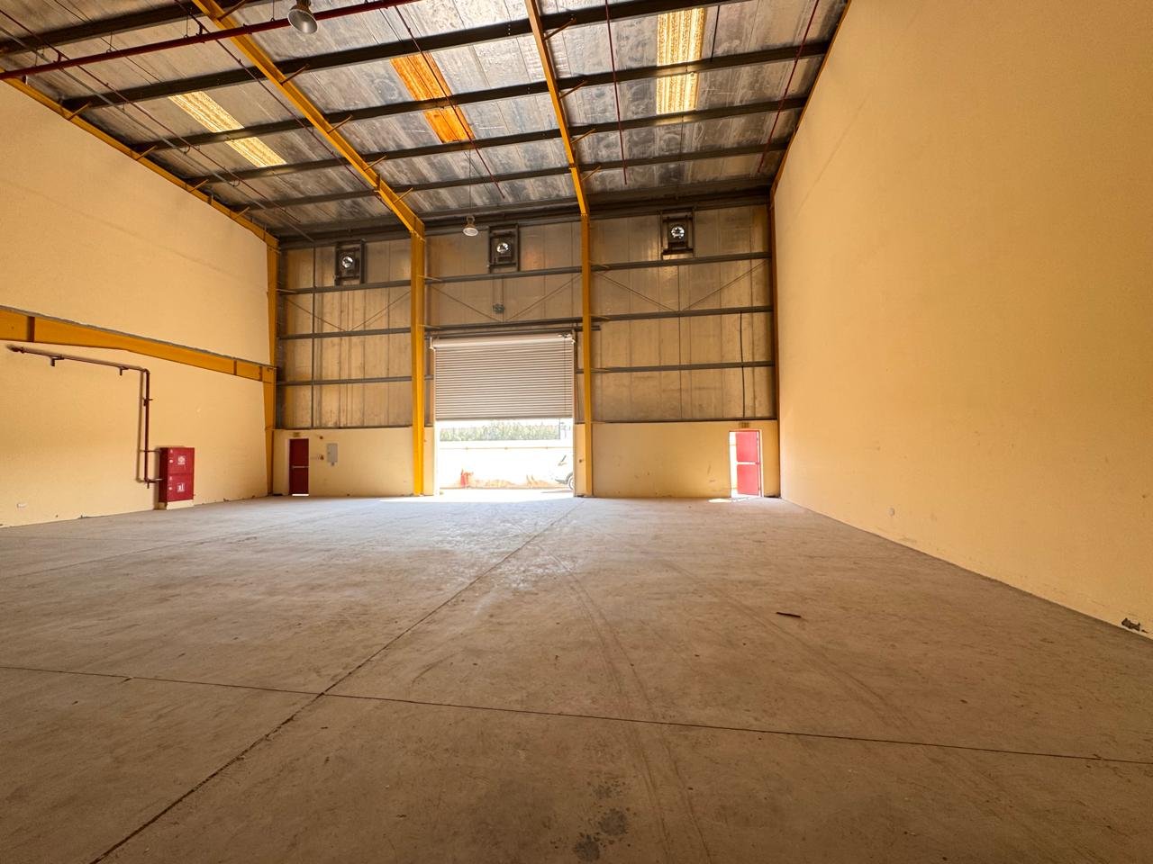 11,000 Sq FT Commercial warehouse in Jebel Ali