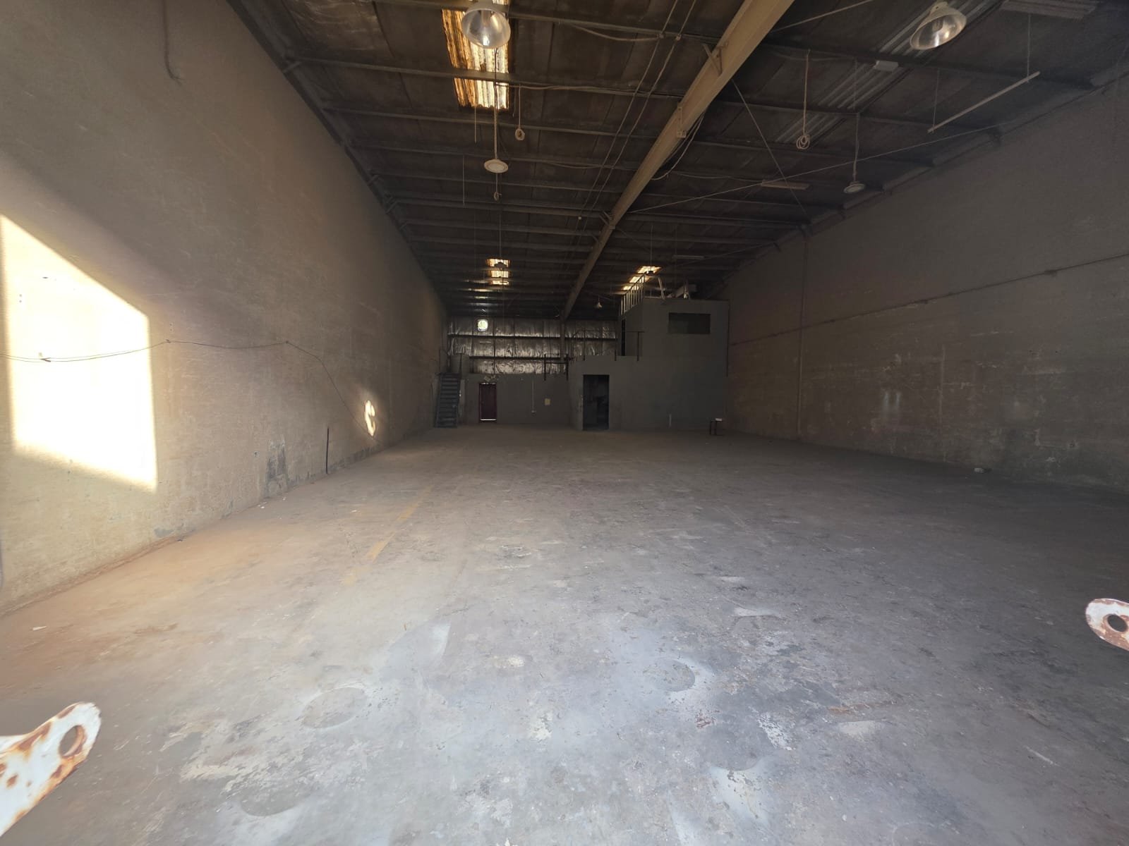 4,100 Sq. FT Commercial Warehouse in DIP 1