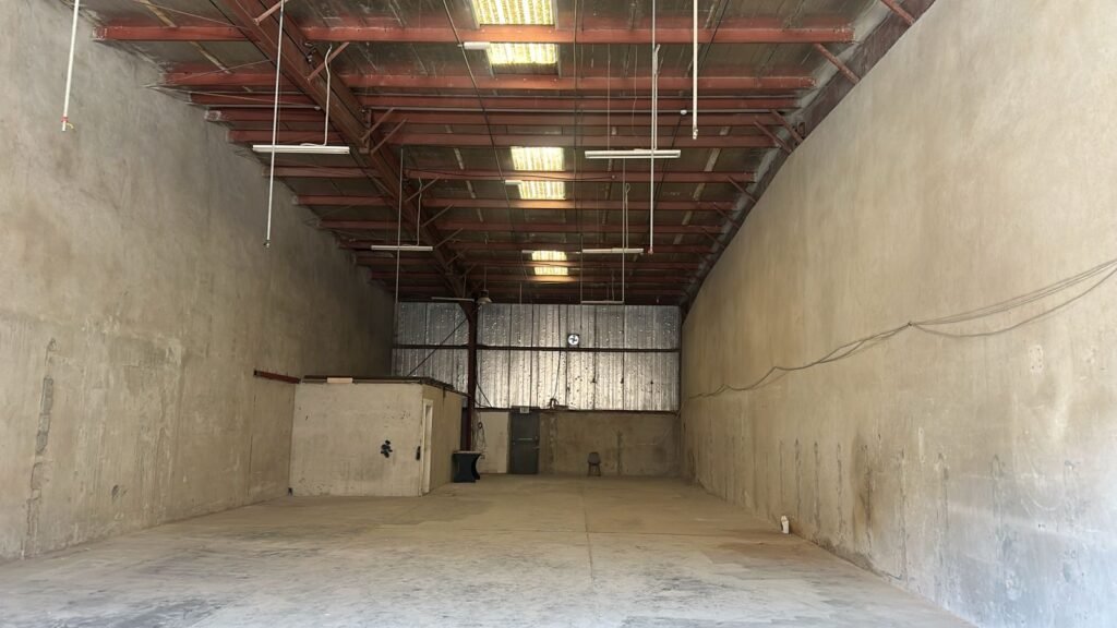 3,400 Sq. FT Commercial Warehouse for rent in DIP