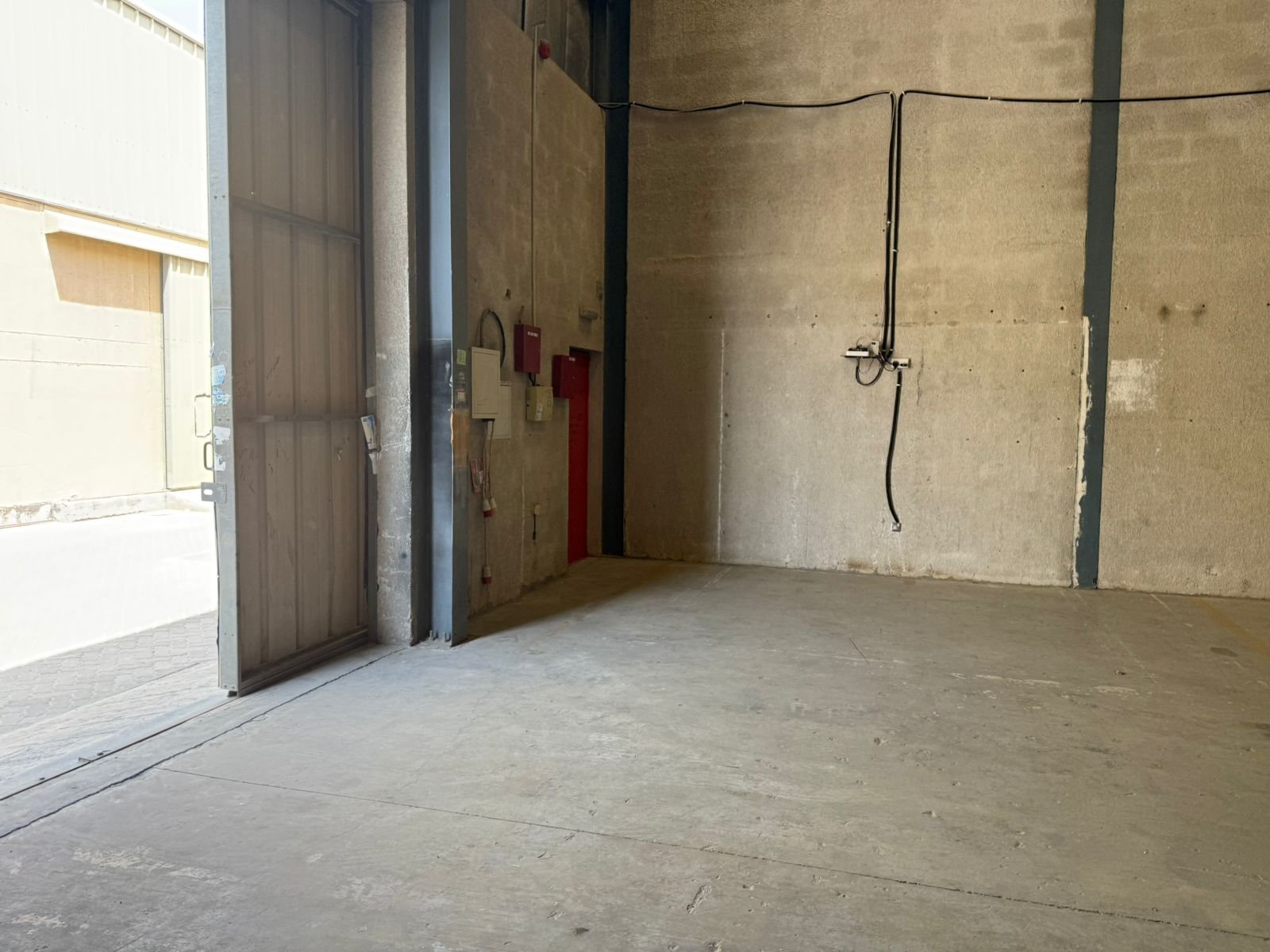 4900 Sq. FT Commercial Insulated warehouse (G+M) with built-in washroom in Ras Al Khor (TAX-FREE)