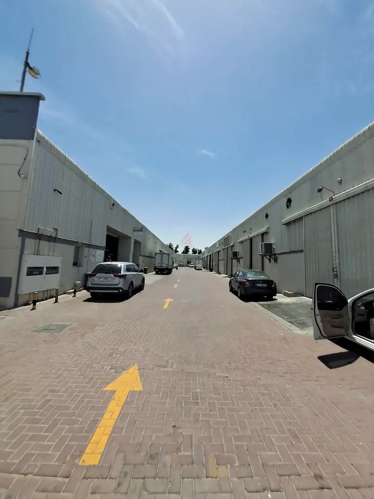 4160 Sq. FT Commercial Warehouse for Rent in DIP 1