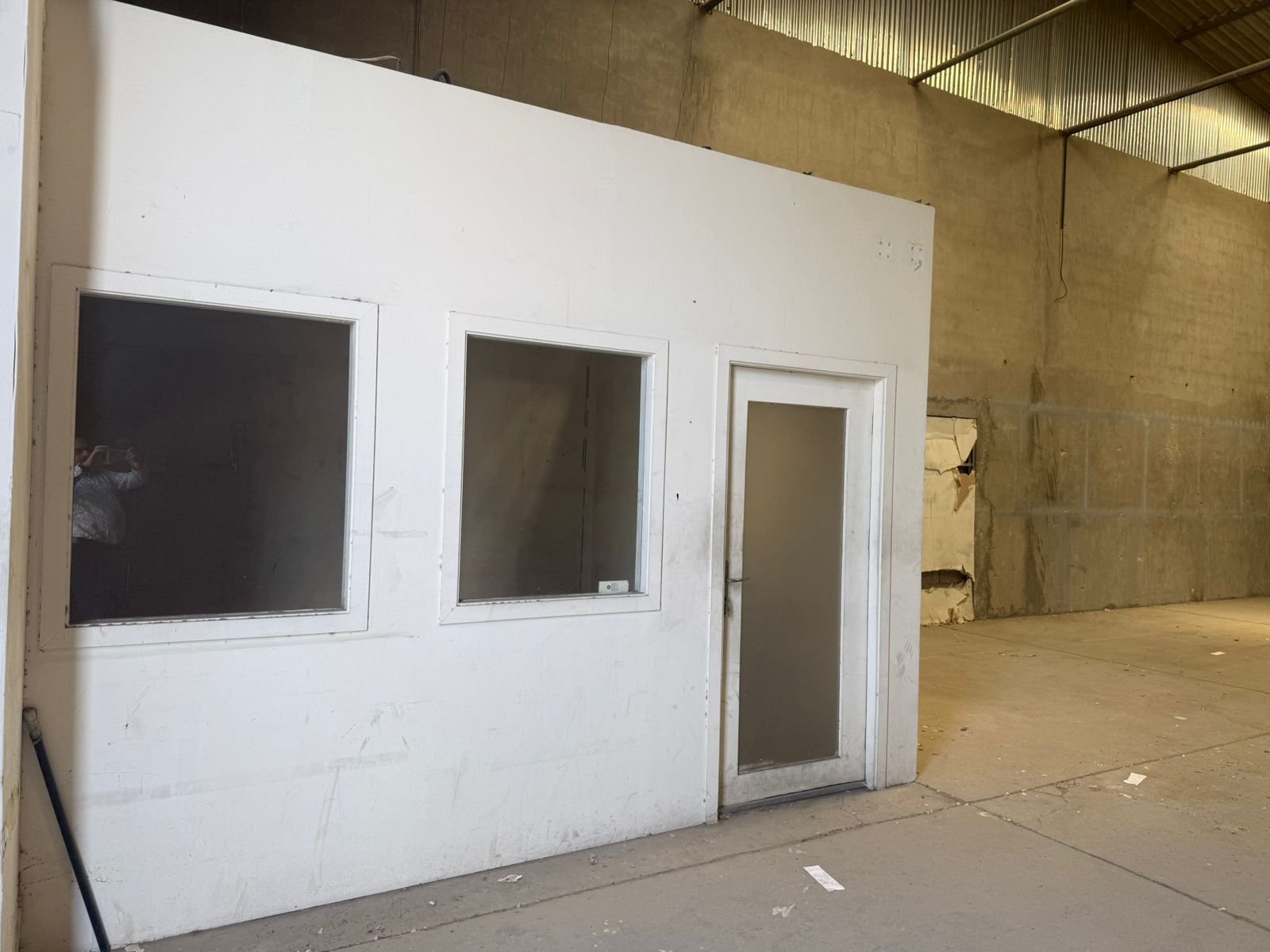 2800 Sq. FT Commercial Warehouse for rent in Ras Al Khor 2