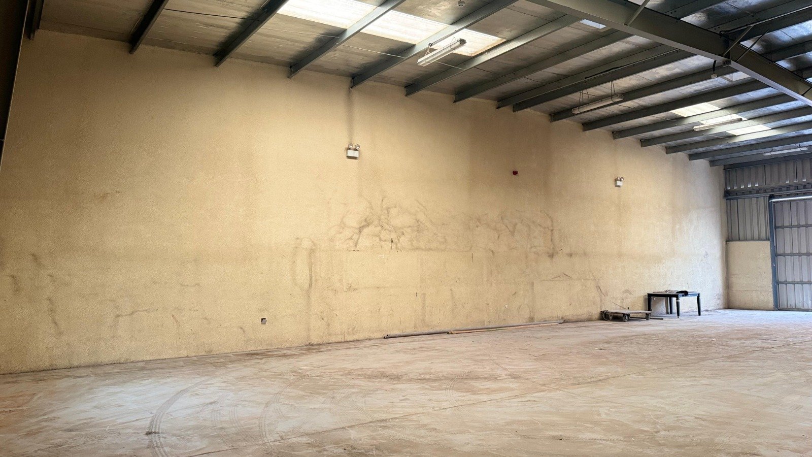 3,778 Sq. FT Commercial Warehouse for Rent in DIP
