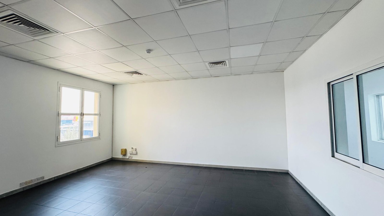 330 Sq. FT Office space for Rent in Ras Al Khor (Including DEWA)