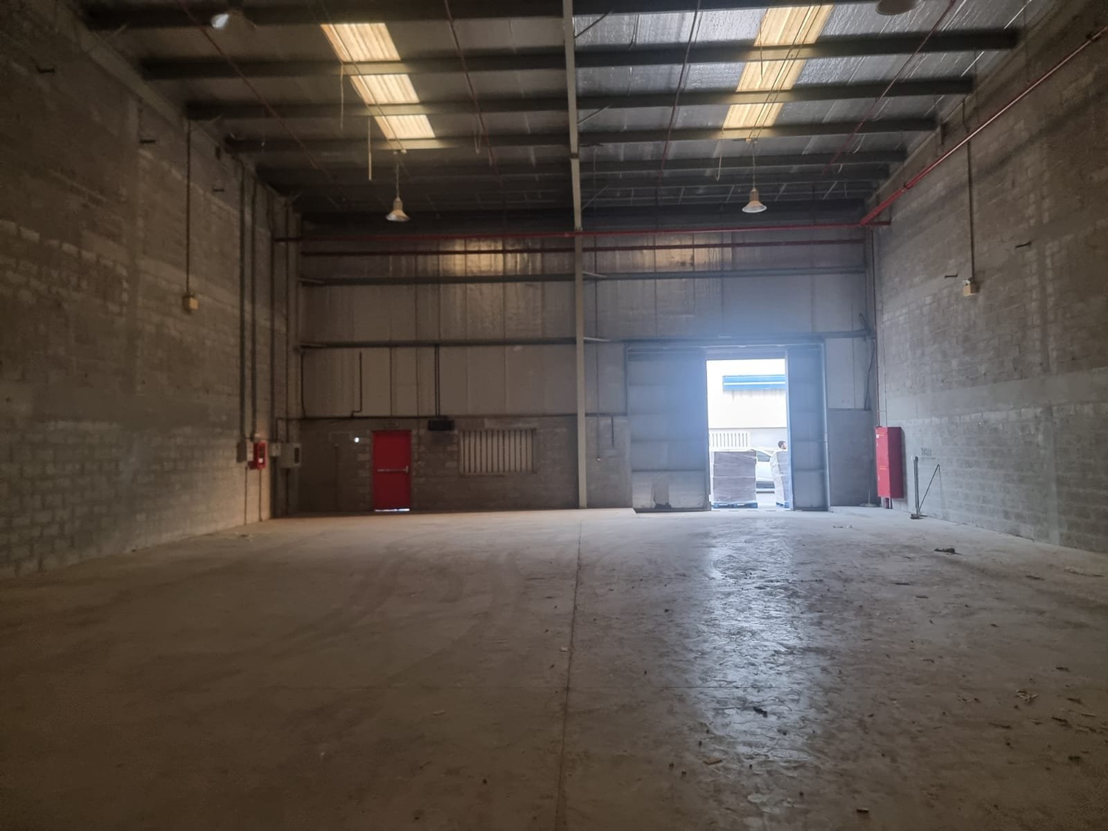 3,500 Sq. FT Commercial Warehouse for Rent in Al Sajaa, Sharjah