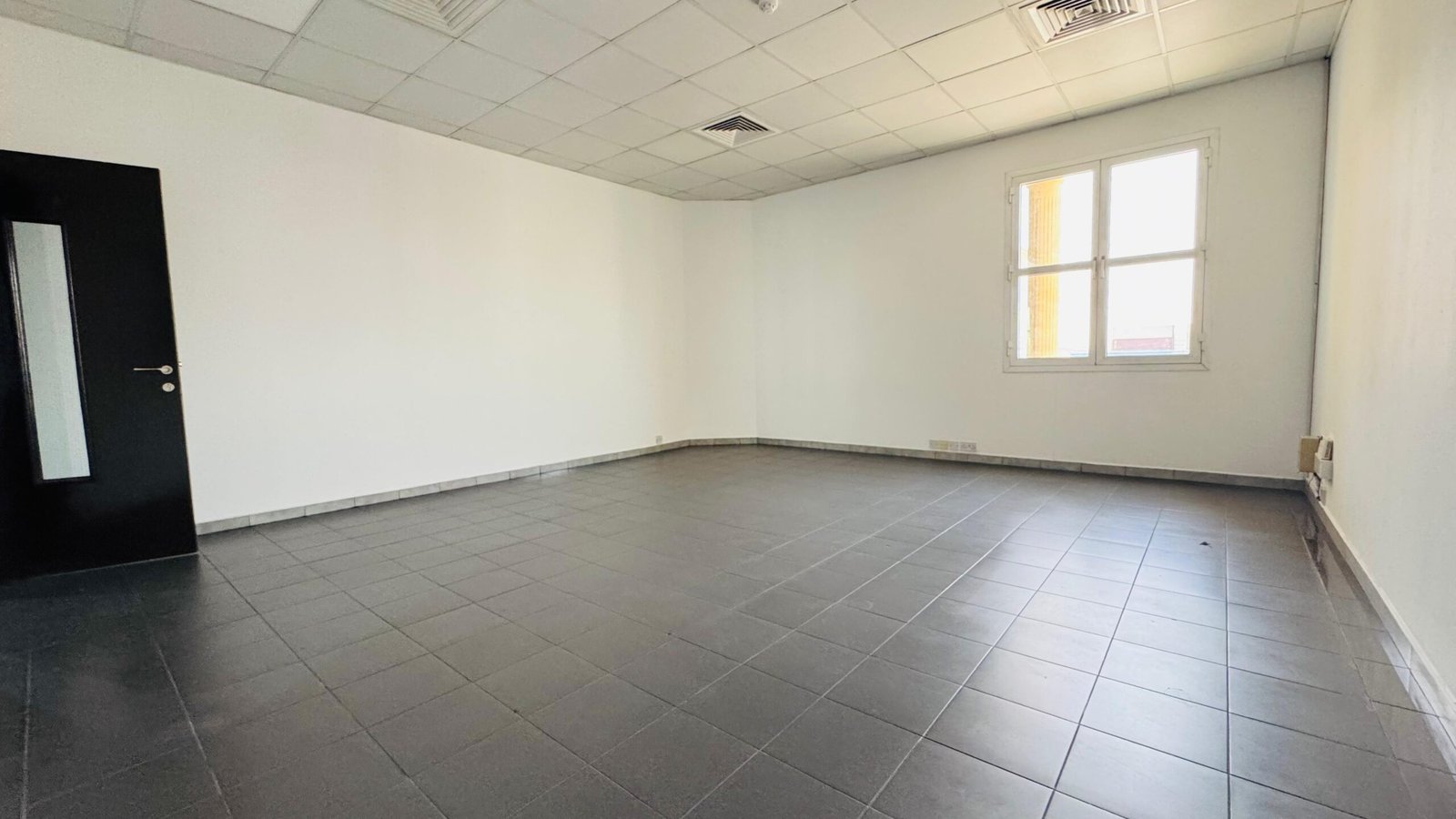 330 Sq. FT Office space for Rent in Ras Al Khor (Including DEWA)