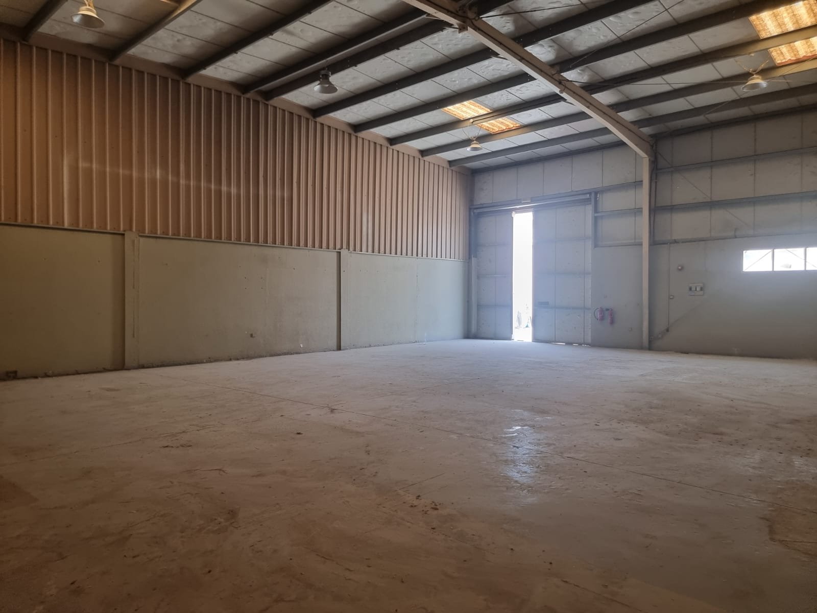 2,592 Sq. FT Commercial Warehouse for Rent in DIP 1