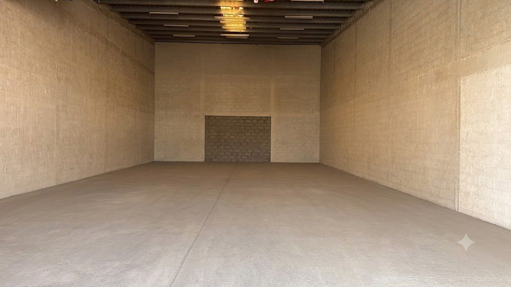 2,800 Sq. FT Commercial Warehouse for Rent in Ras Al Khor