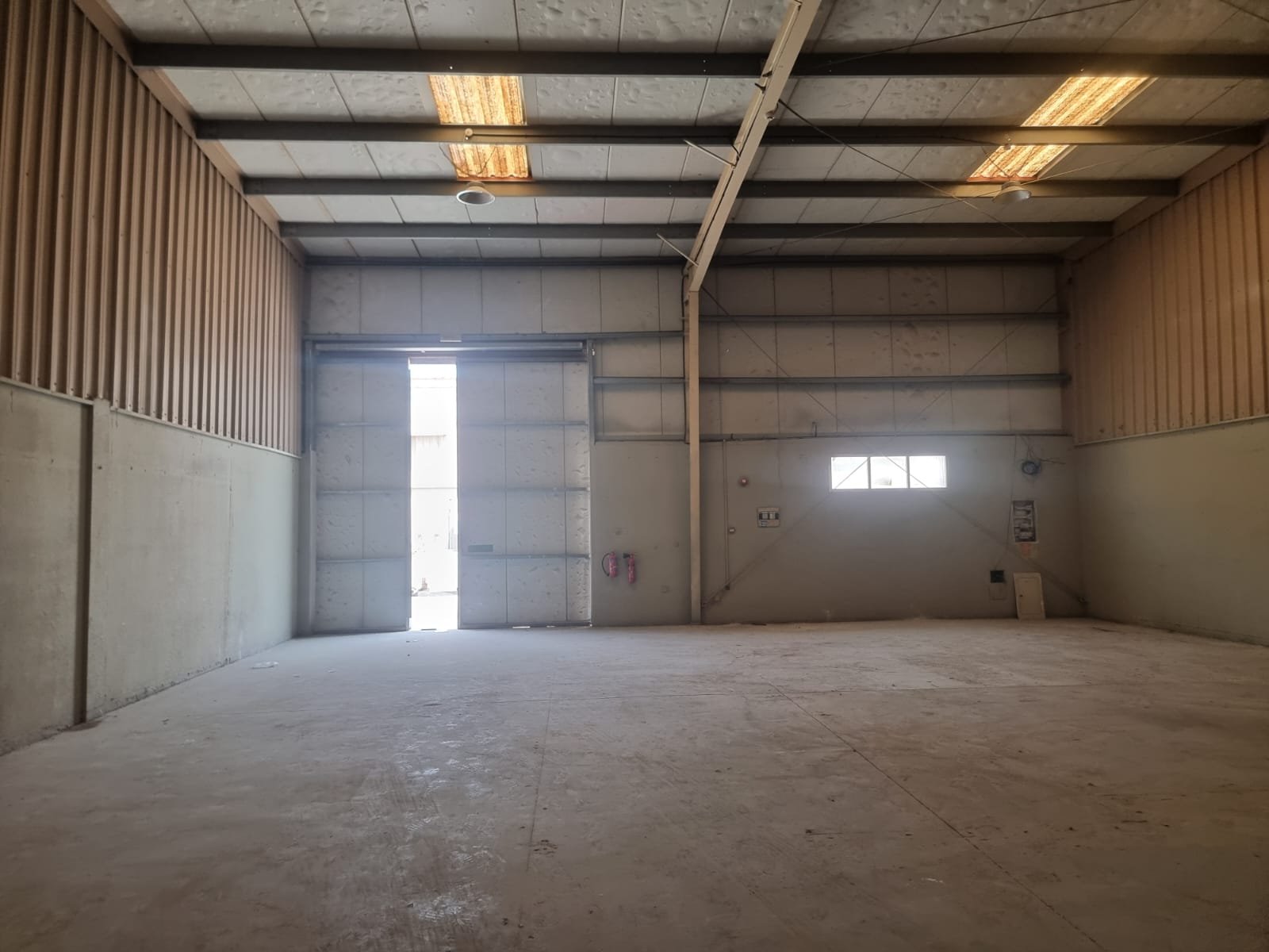 2,592 Sq. FT Commercial Warehouse for Rent in DIP 1