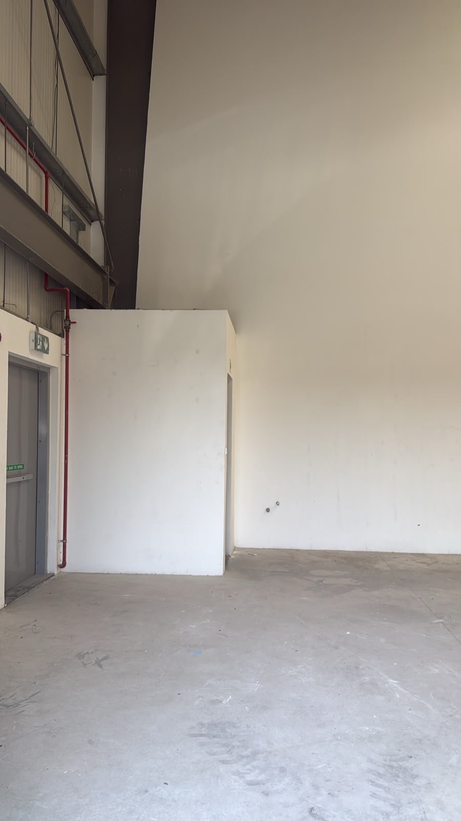 3,000 Sq. FT Commercial Warehouse for Rent in Al Quoz 2