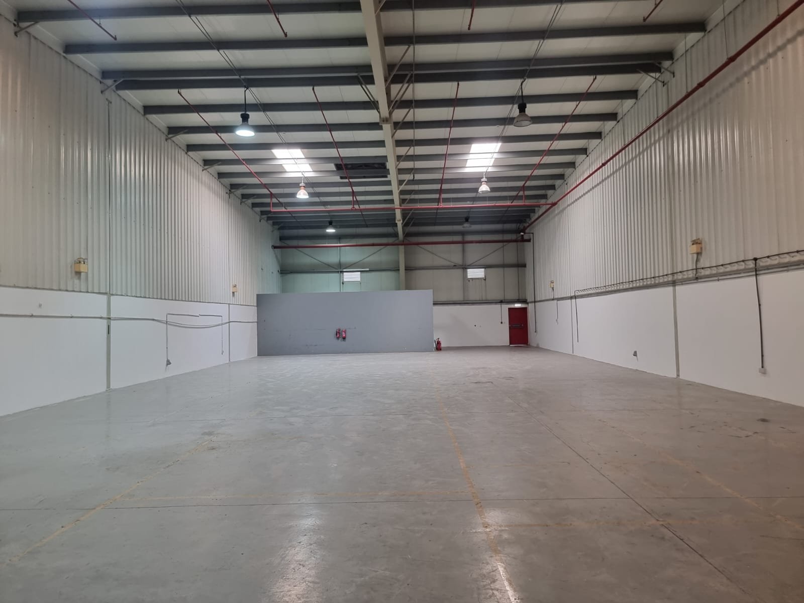 5,471 Sq. FT Commercial Warehouse for Rent in DIP