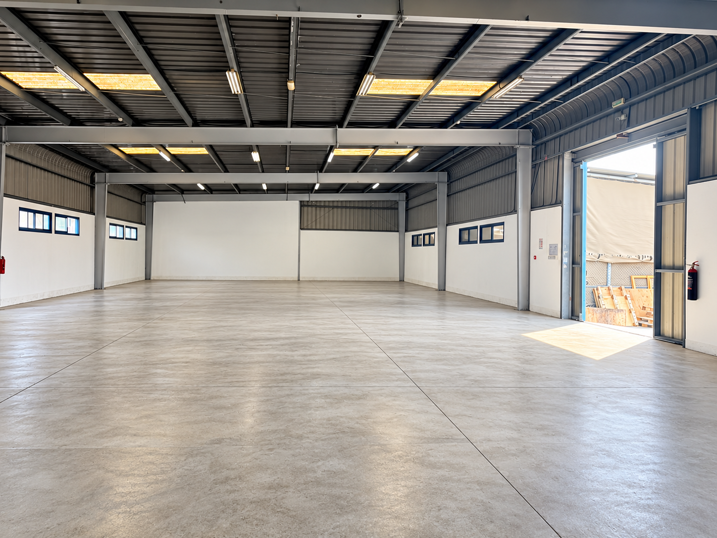 6,404 Sq. FT Commercial Warehouse with Office for rent in Ras Al Khor (NO TAX)